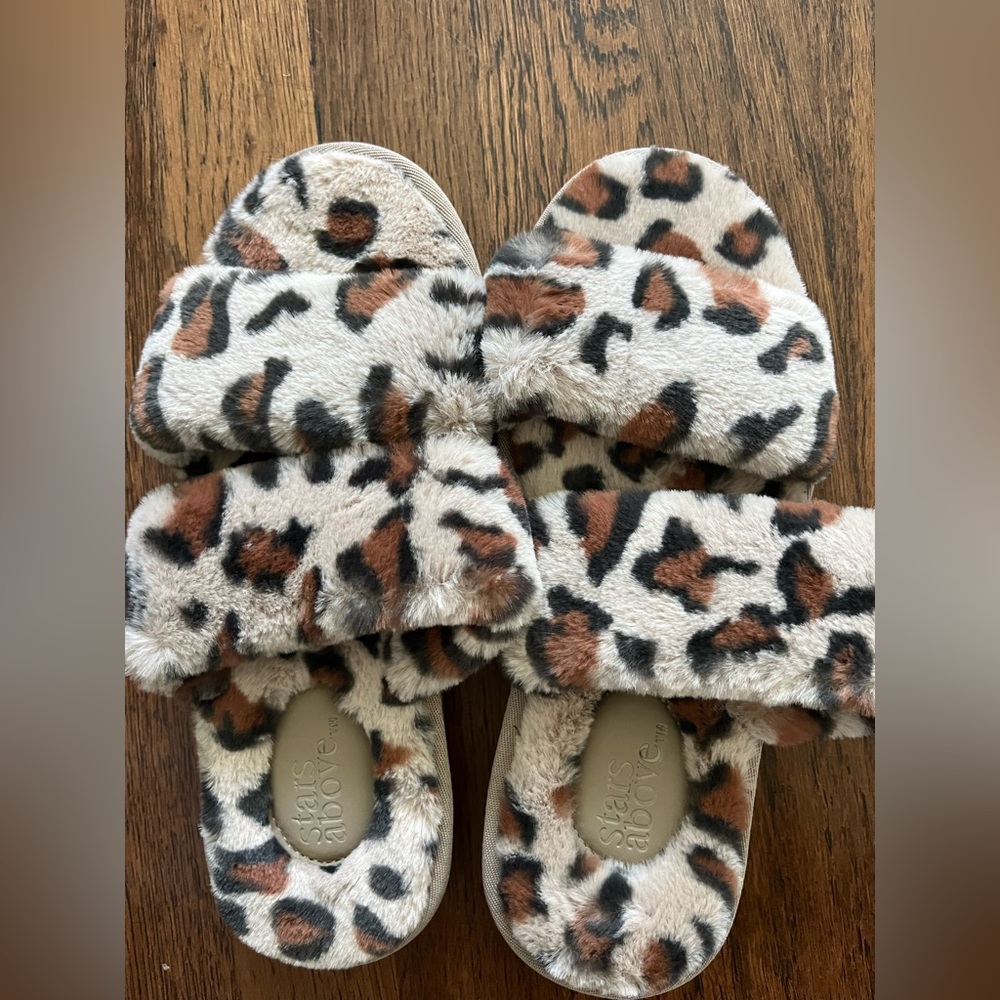 Leopard slippers brand new size 7 fit
